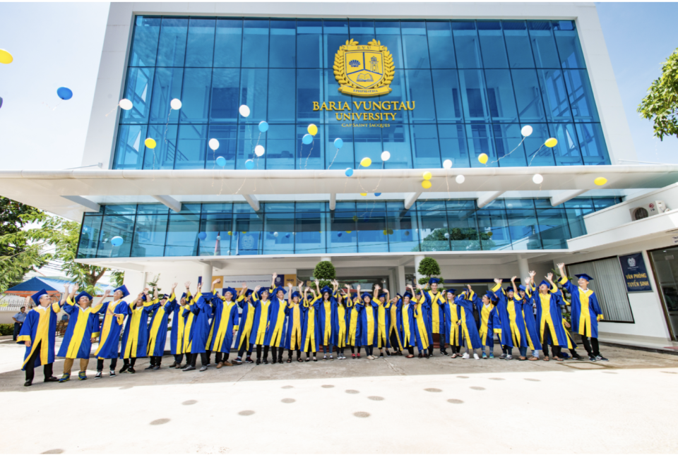 Trường Đại Học B&agrave; Rịa Vũng T&agrave;u c&ocirc;ng hay tư