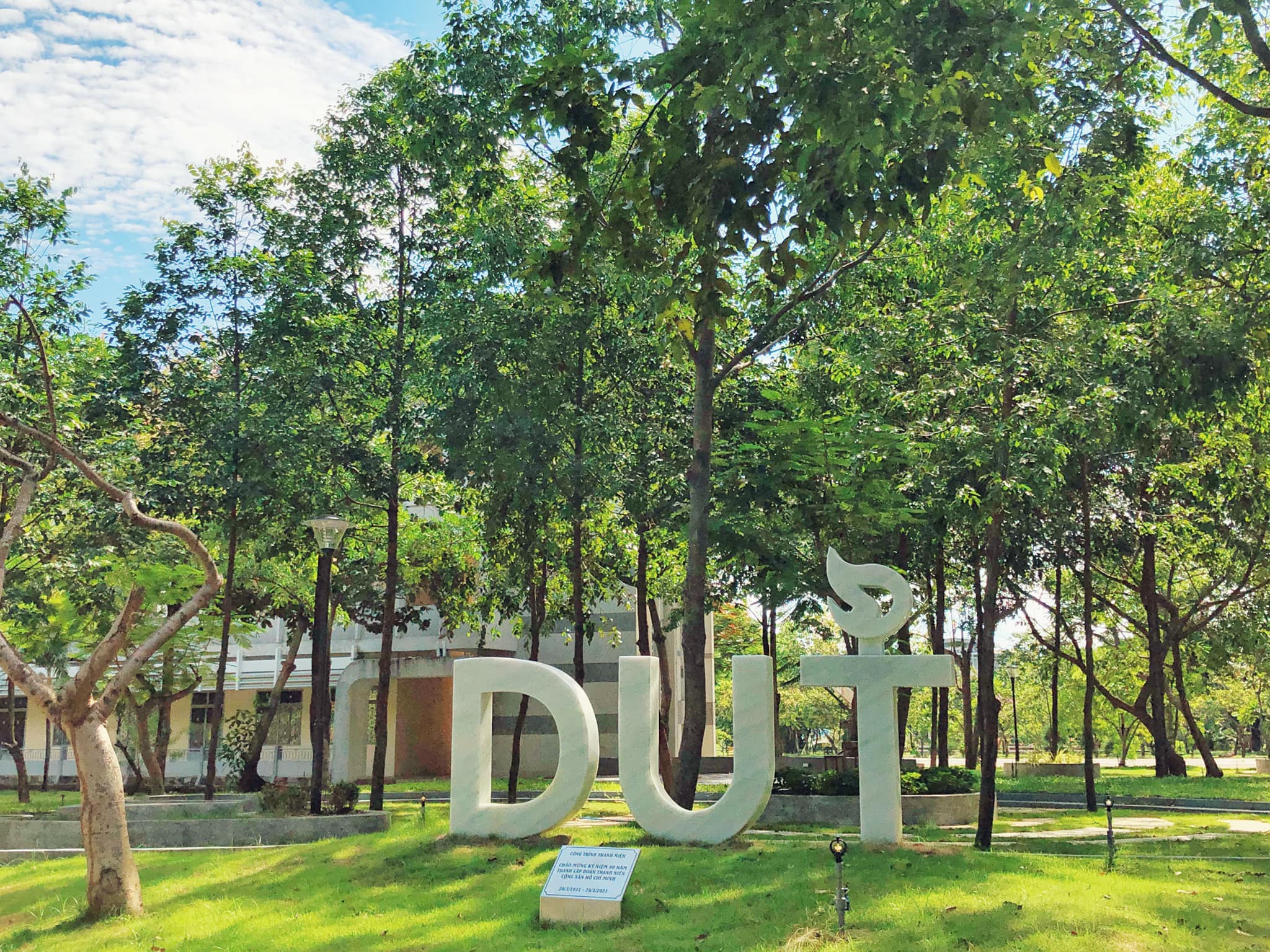 Trường Đại Học B&aacute;ch Khoa Đ&agrave; Nẵng tuyển sinh