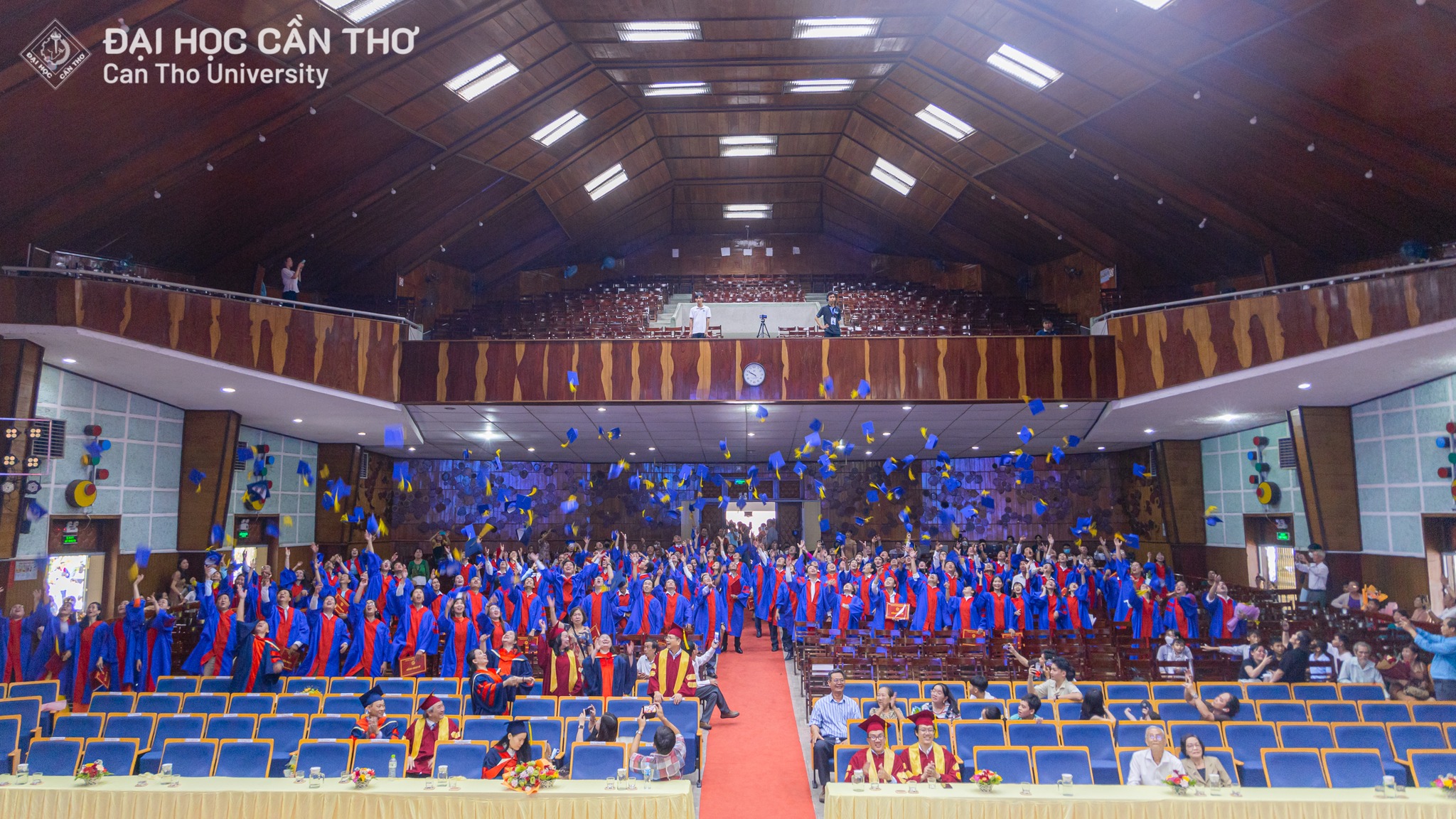 Trường Đại Học Cần Thơ c&ocirc;ng hay tư