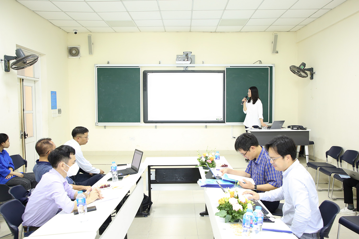 Học Phí Đại Học Công Nghệ Đại Học Quốc Gia Hà Nội