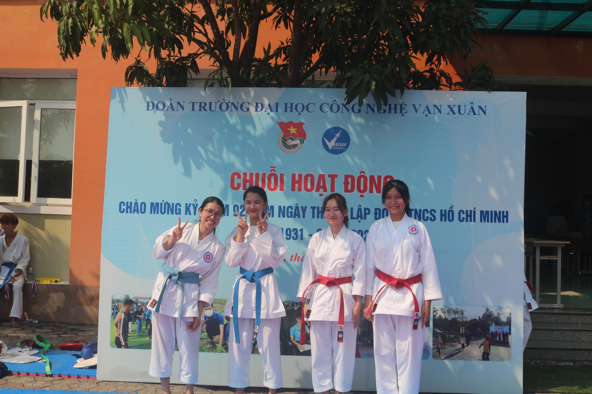 Trường Đại Học C&ocirc;ng Nghệ Vạn Xu&acirc;n học ph&iacute;