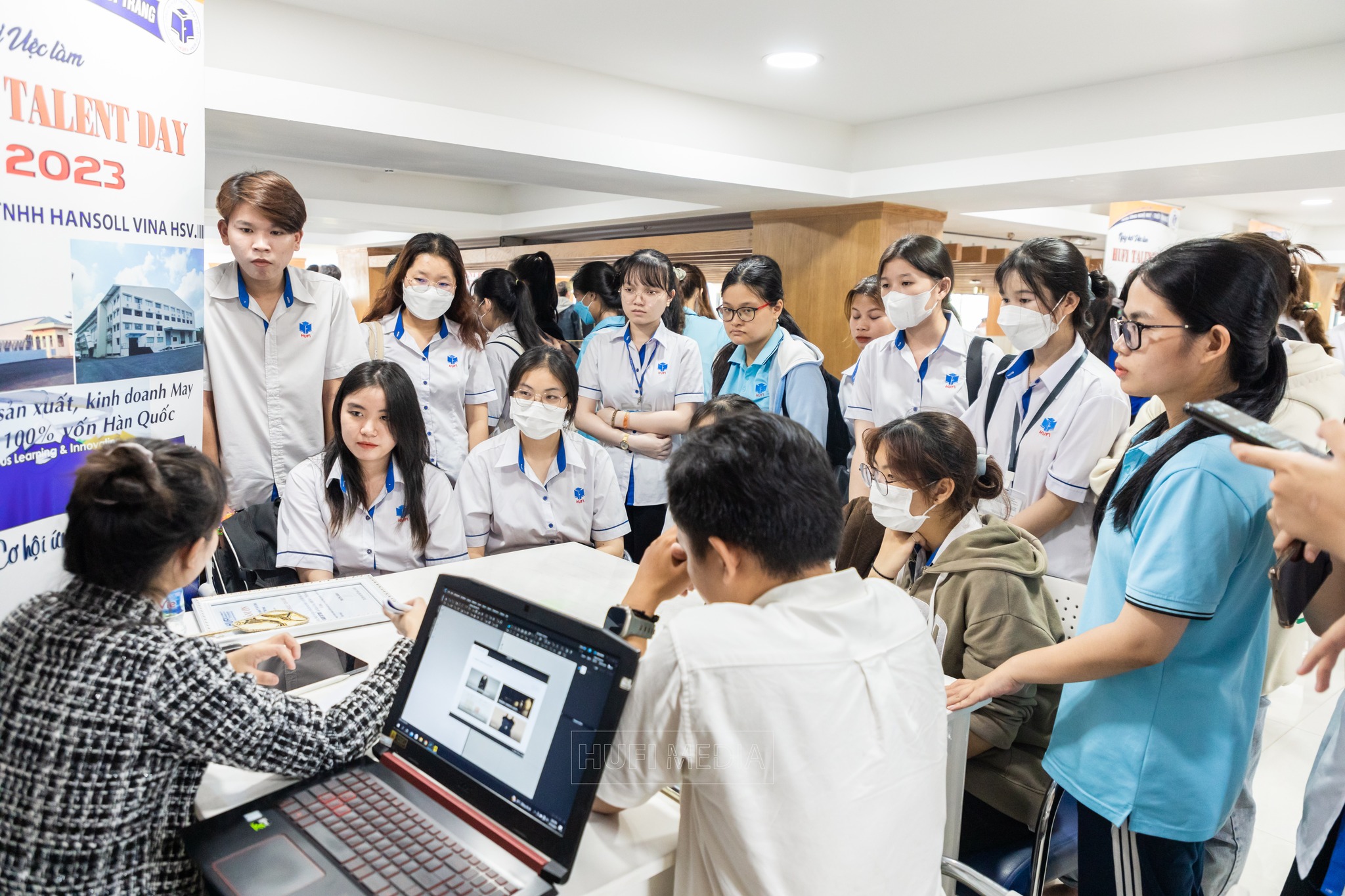 Đại Học Công Nghiệp Thực Phẩm TP.HCM Trường Công Hay Tư