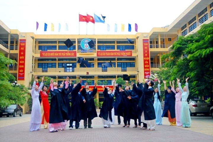Trường Đại Học Hải Ph&ograve;ng c&ocirc;ng hay tư