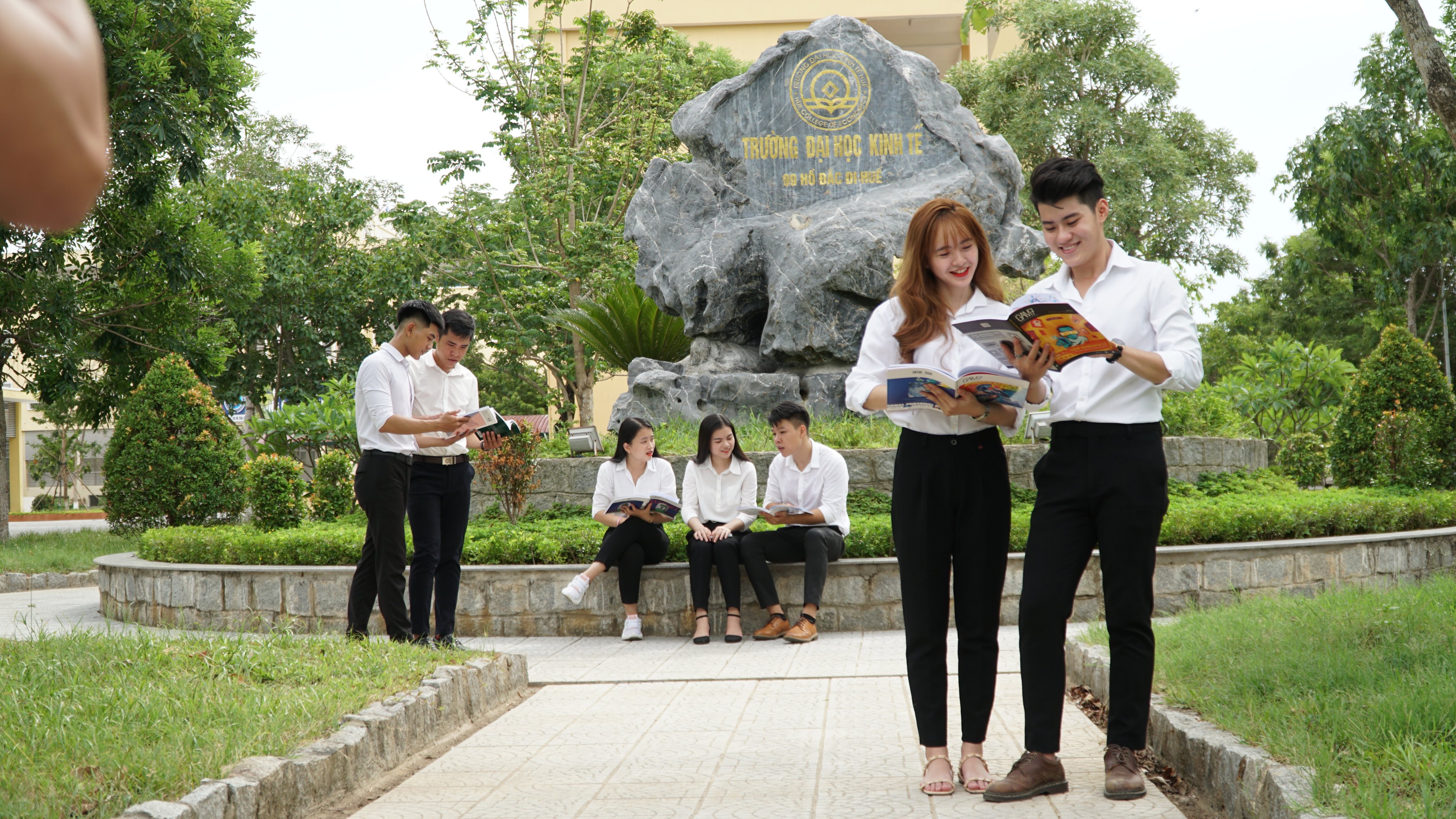 Trường Đại Học Kinh Tế Đại Học Huế c&ocirc;ng hay tư
