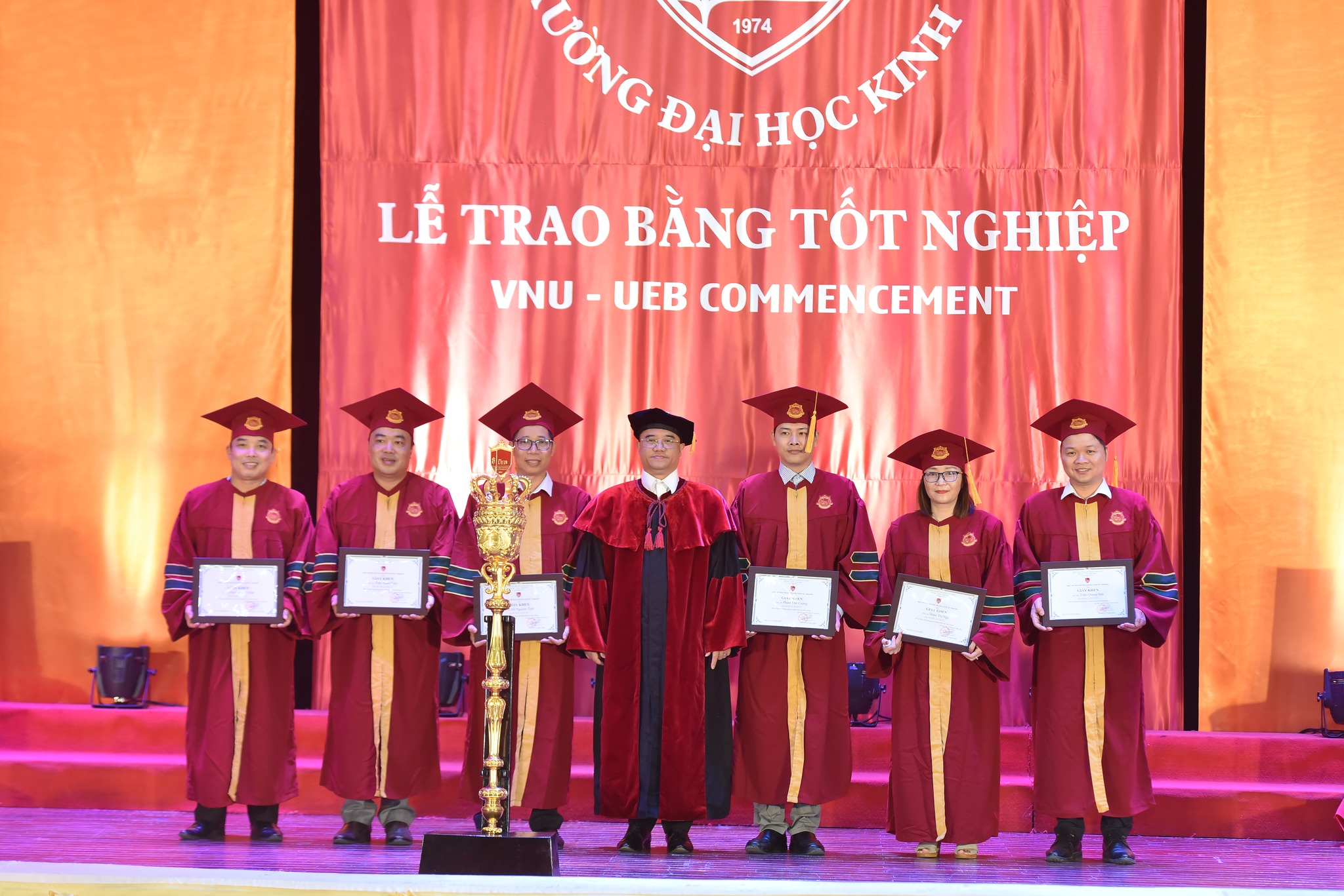 Đại Học Kinh Tế Đại Học Quốc Gia H&agrave; Nội X&eacute;t Học Bạ 