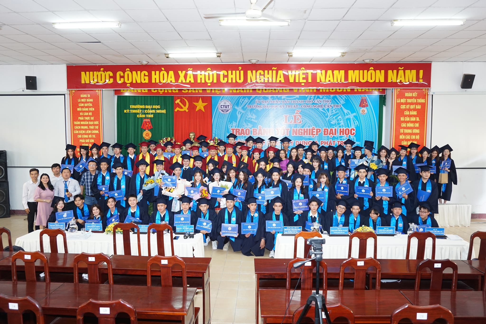 Trường Đại Học Kỹ Thuật C&ocirc;ng Nghệ Cần Thơ c&ocirc;ng hay tư