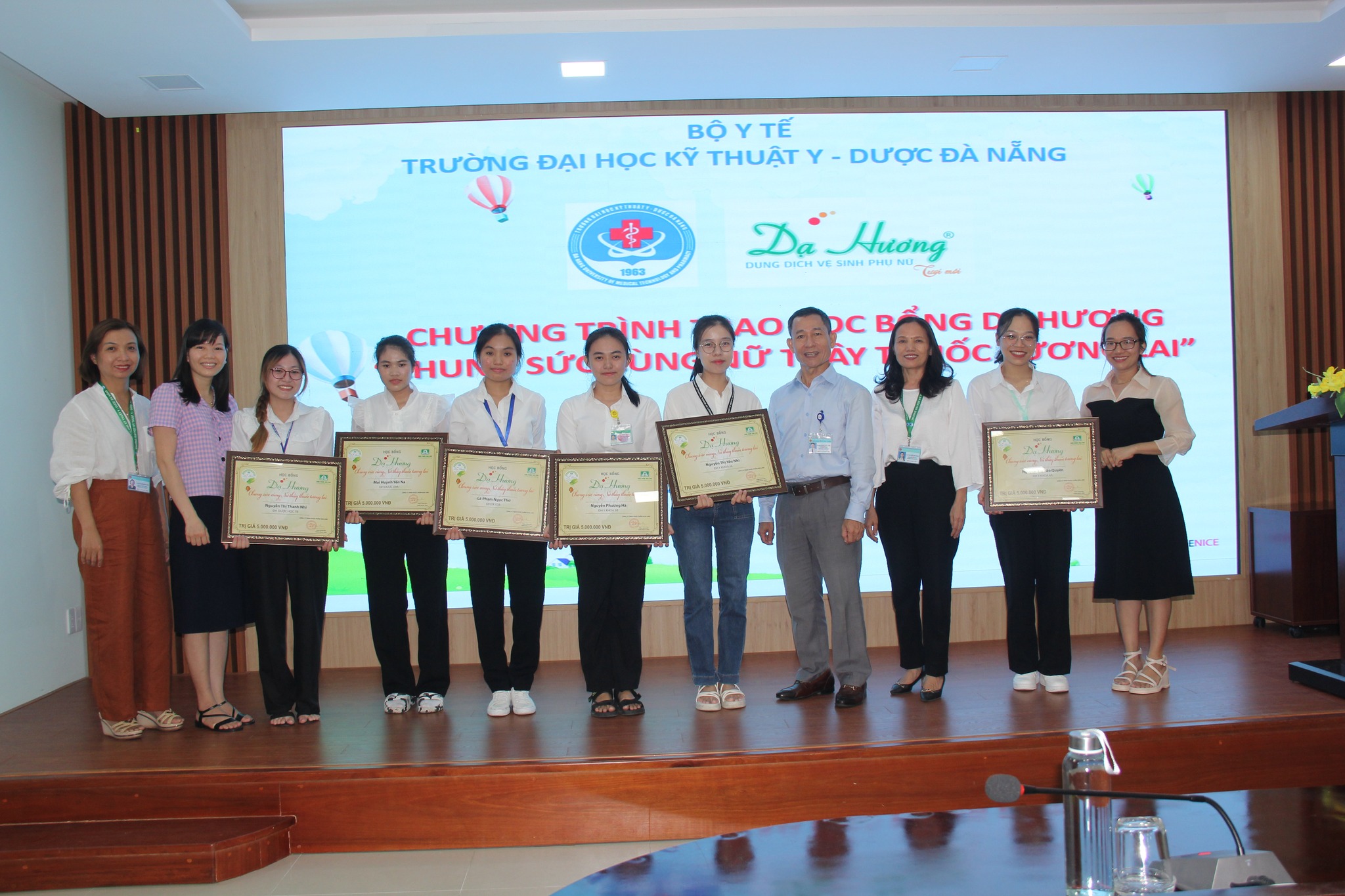Trường Đại Học Kỹ Thuật Y Dược Đ&agrave; Nẵng c&ocirc;ng hay tư