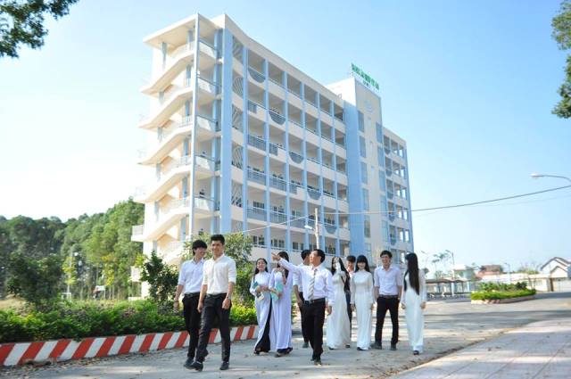 Trường Đại Học L&acirc;m Nghiệp Ph&acirc;n Hiệu Miền Nam c&ocirc;ng hay tư
