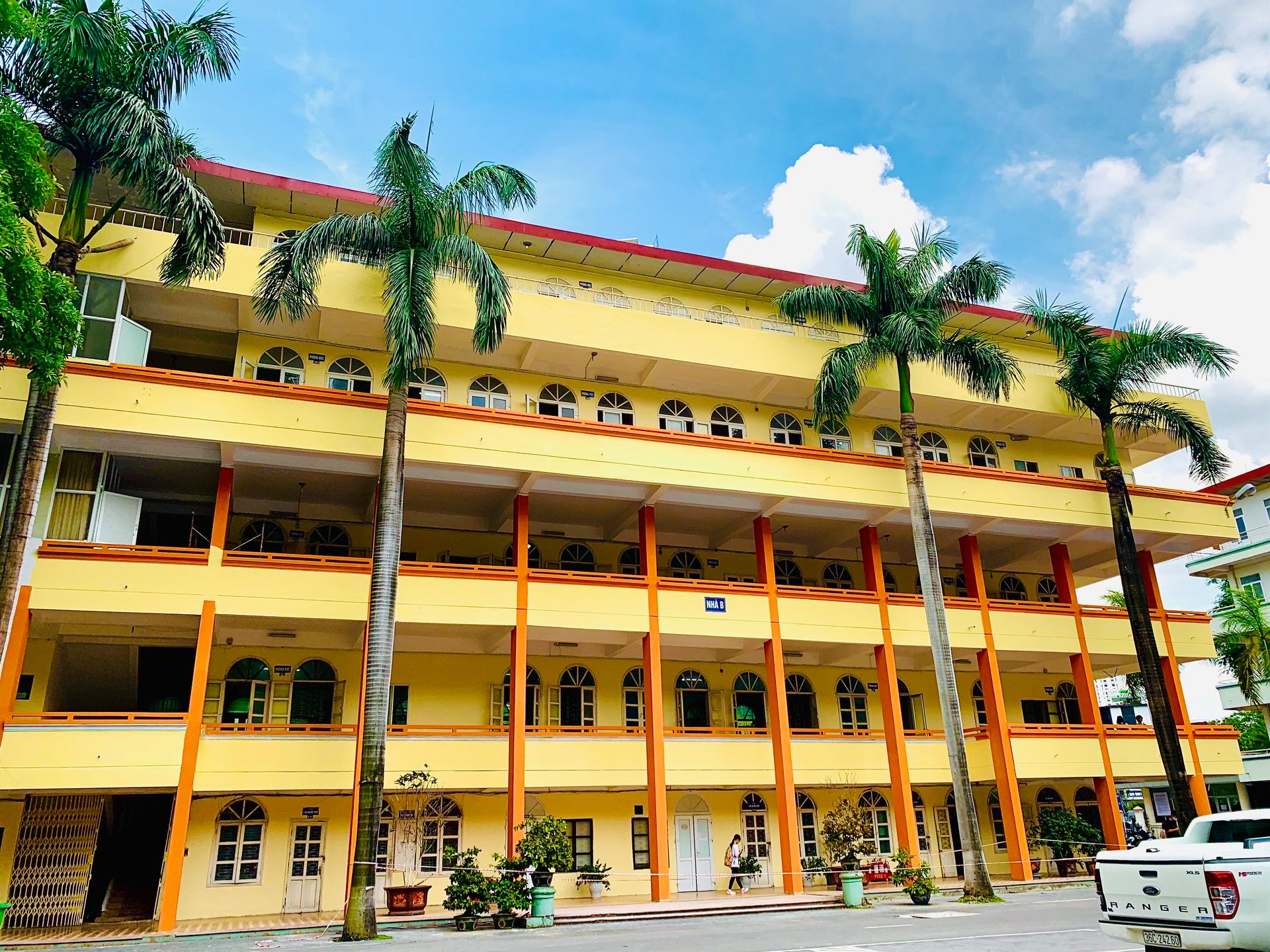 Học Ph&iacute; Đại Học Lao Động X&atilde; Hội H&agrave; Nội