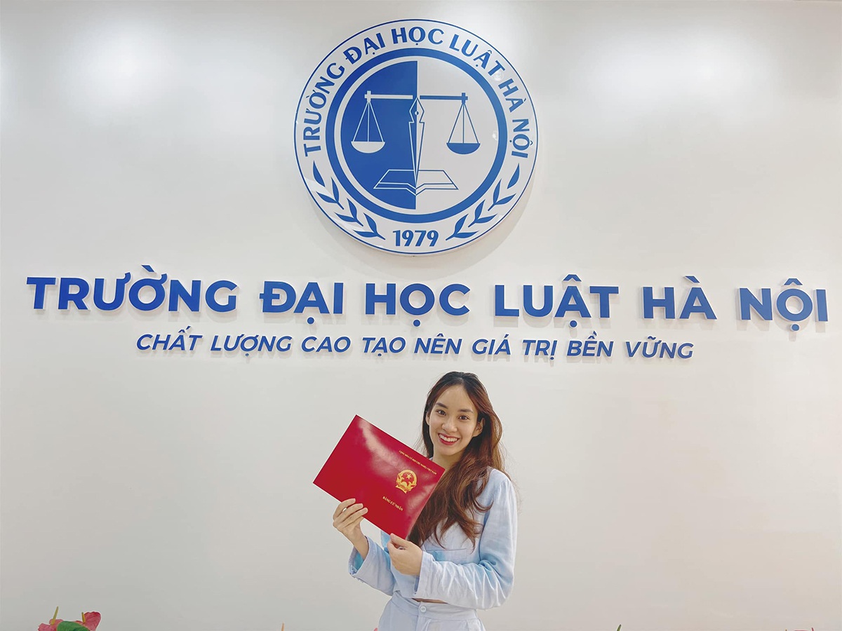 Trường Đại Học Luật H&agrave; Nội học ph&iacute;