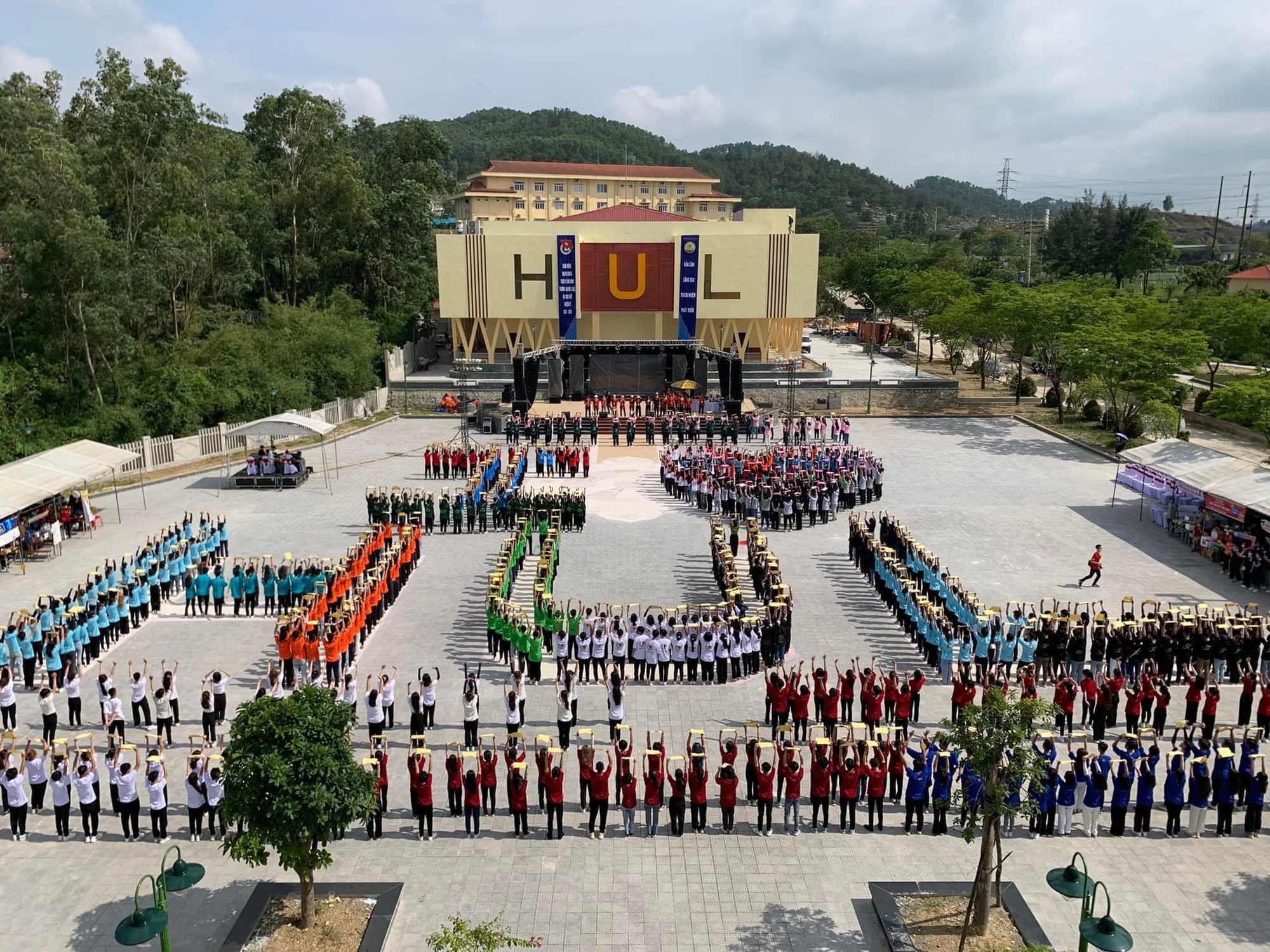 Trường Đại Học Luật Huế c&ocirc;ng hay tư
