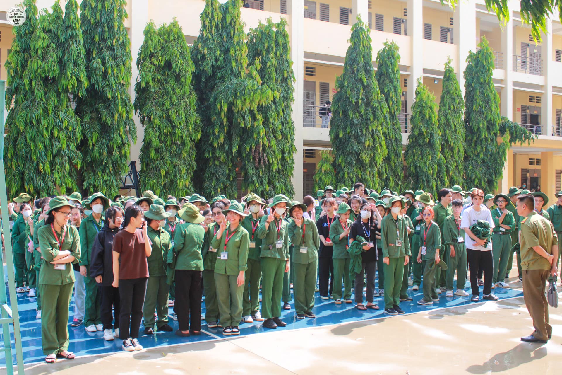 Đại Học Luật TP.HCM Trường Công Hay Tư