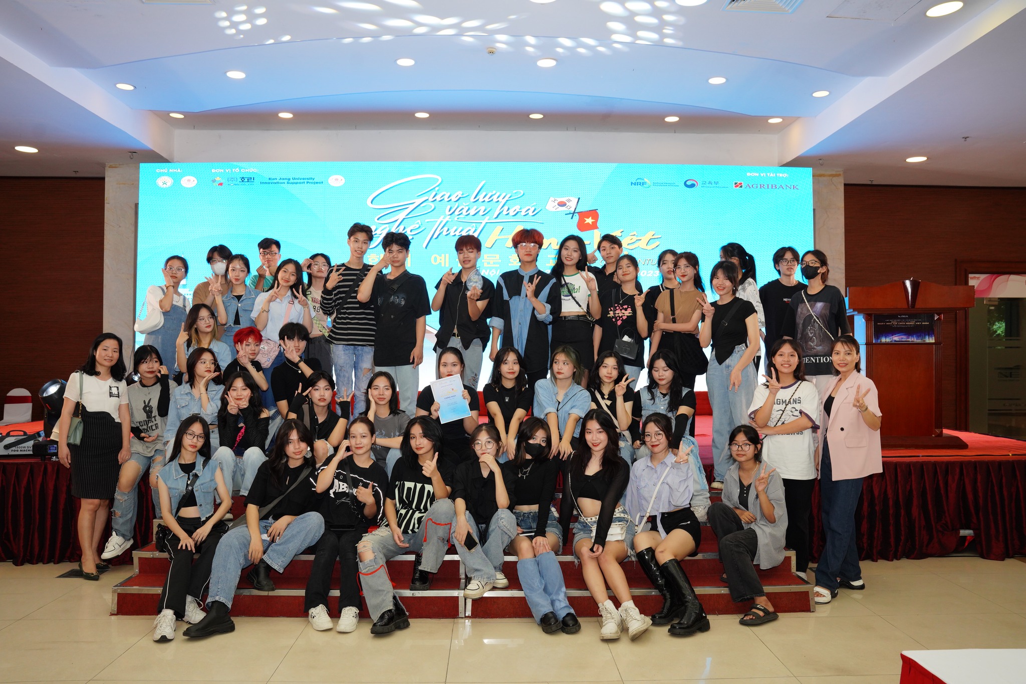 Trường Đại Học Nguyễn Tr&atilde;i điểm chuẩn