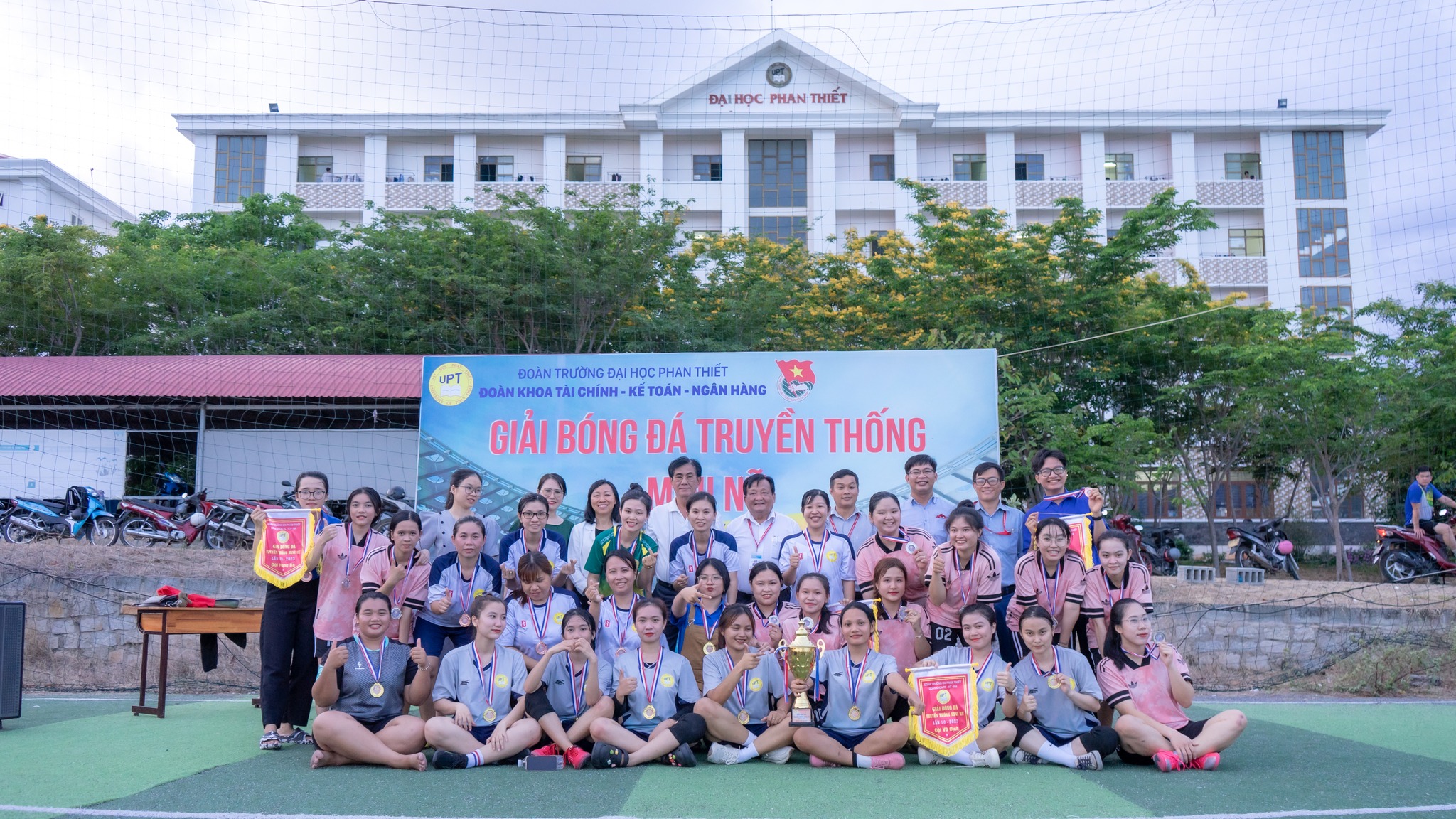 Trường Đại Học Phan Thiết công hay tư