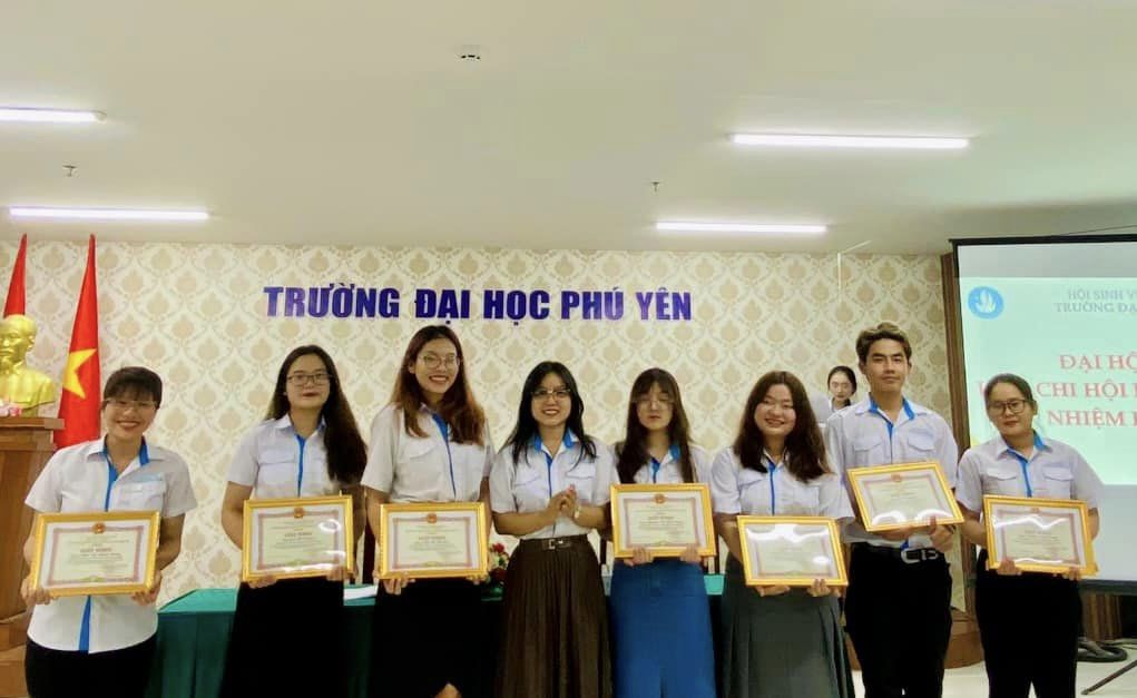 Trường Đại Học Ph&uacute; Y&ecirc;n điểm chuẩn