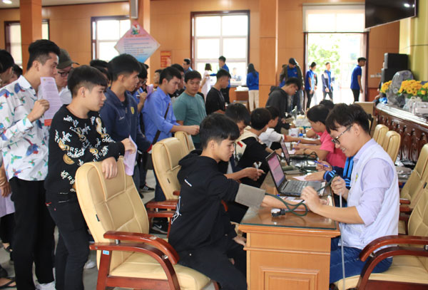 Trường Đại Học Sao Đỏ học phí