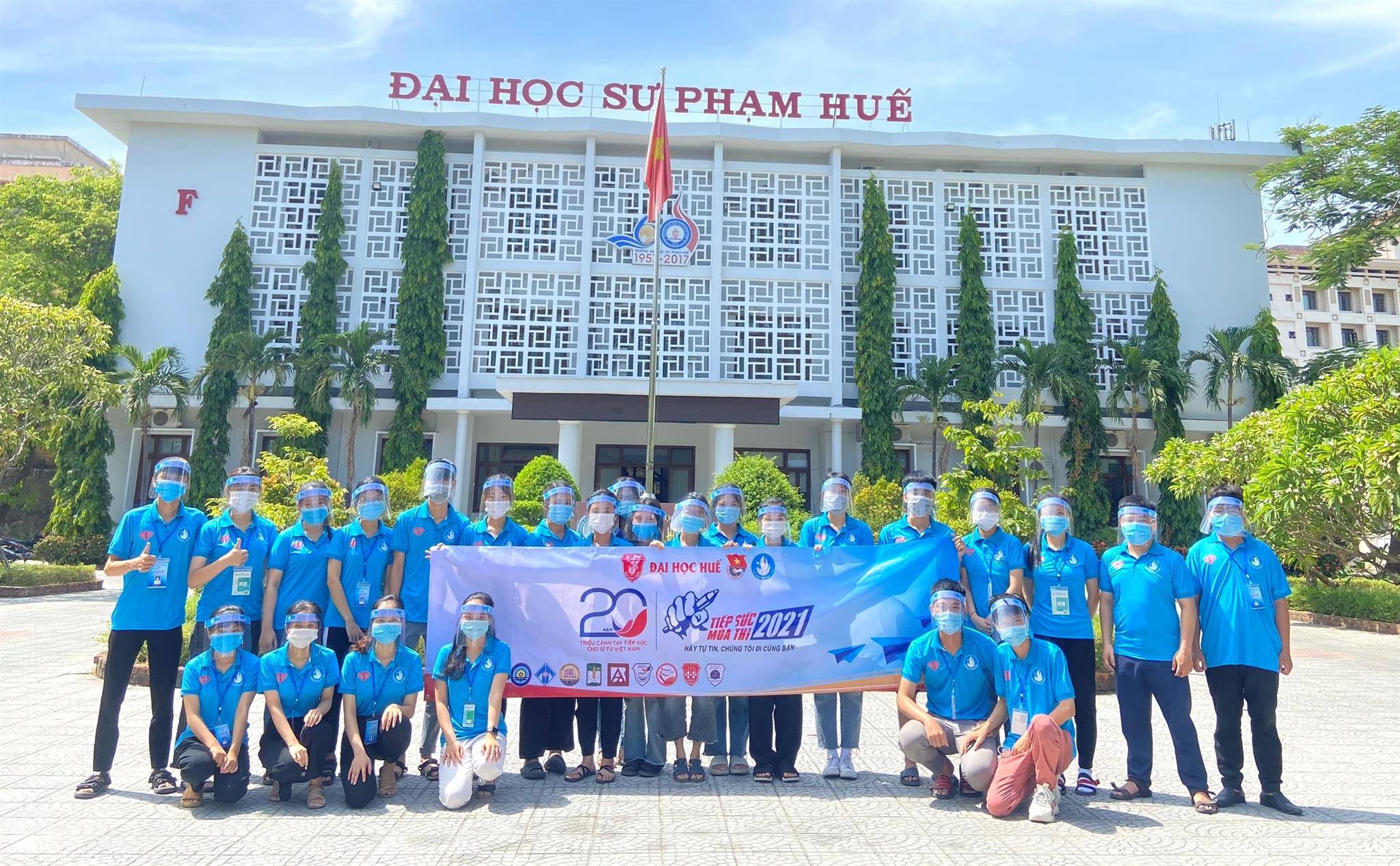 Trường Đại Học Sư Phạm Huế c&ocirc;ng hay tư
