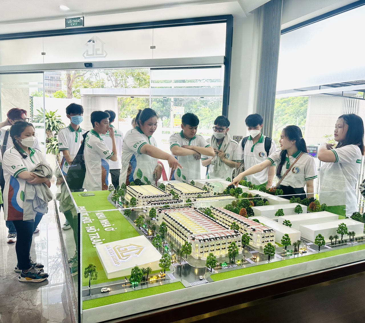 Học Ph&iacute; Đại Học T&agrave;i Nguy&ecirc;n V&agrave; M&ocirc;i Trường TP. HCM