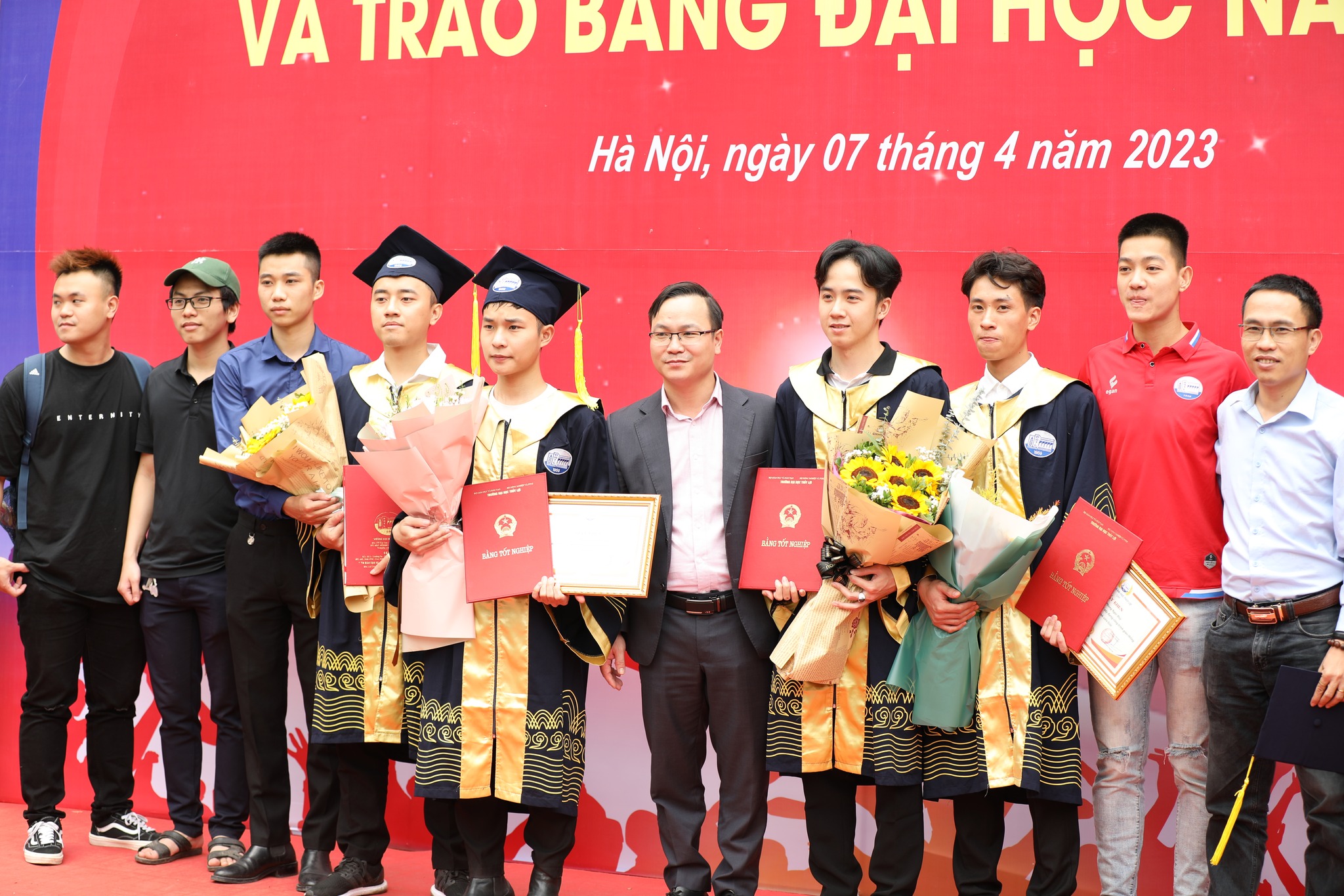 Đại Học Thủy Lợi H&agrave; Nội Trường C&ocirc;ng Hay Tư