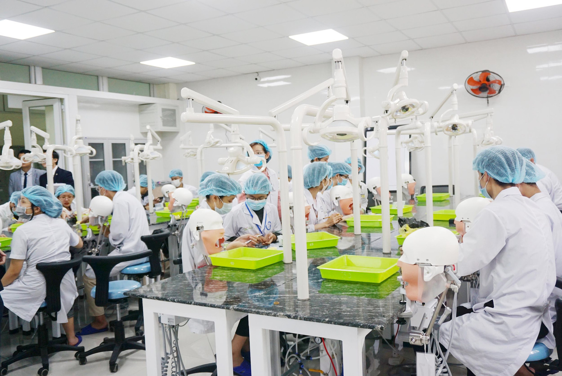 Trường Đại Học Y Dược Đại Học Huế c&ocirc;ng hay tư