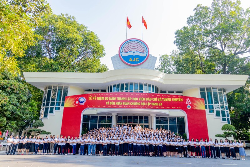 Học Viện B&aacute;o Ch&iacute; V&agrave; Tuy&ecirc;n Truyền học ph&iacute;