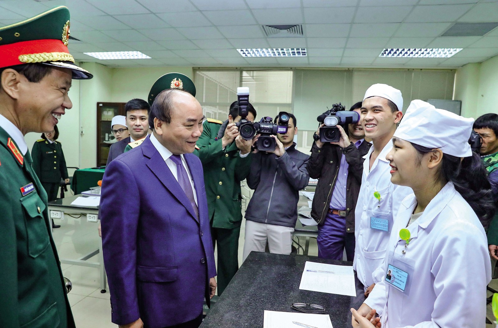 Học Viện Qu&acirc;n Y học ph&iacute;