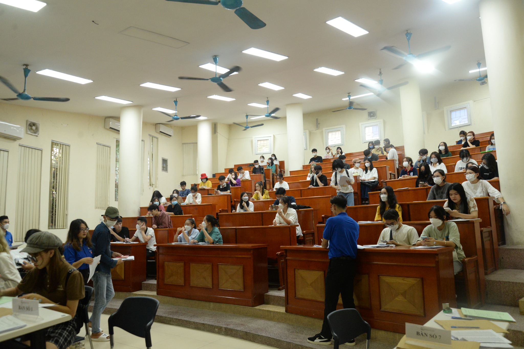 Khoa Luật Đại Học Quốc Gia H&agrave; Nội X&eacute;t Học Bạ 