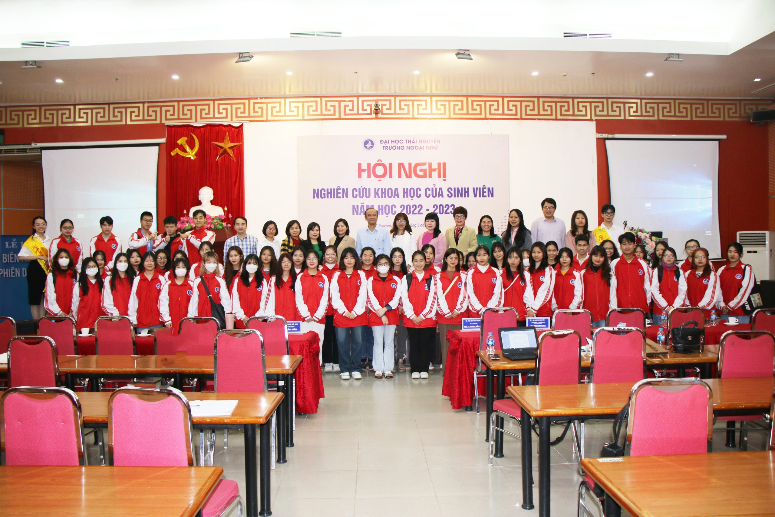 Khoa Ngoại Ngữ Đại Học Th&aacute;i Nguy&ecirc;n c&ocirc;ng hay tư